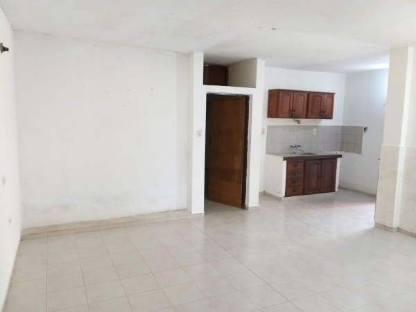 SE VENDE CASA Y UN DEPARTAMENTO - AVENIDA 1 ESQUINA 22 - CENTRO - 