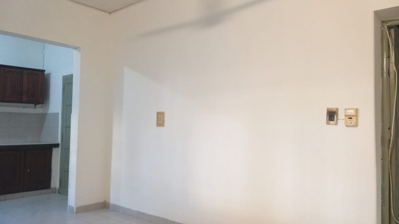 SE VENDE CASA Y UN DEPARTAMENTO - AVENIDA 1 ESQUINA 22 - CENTRO - 