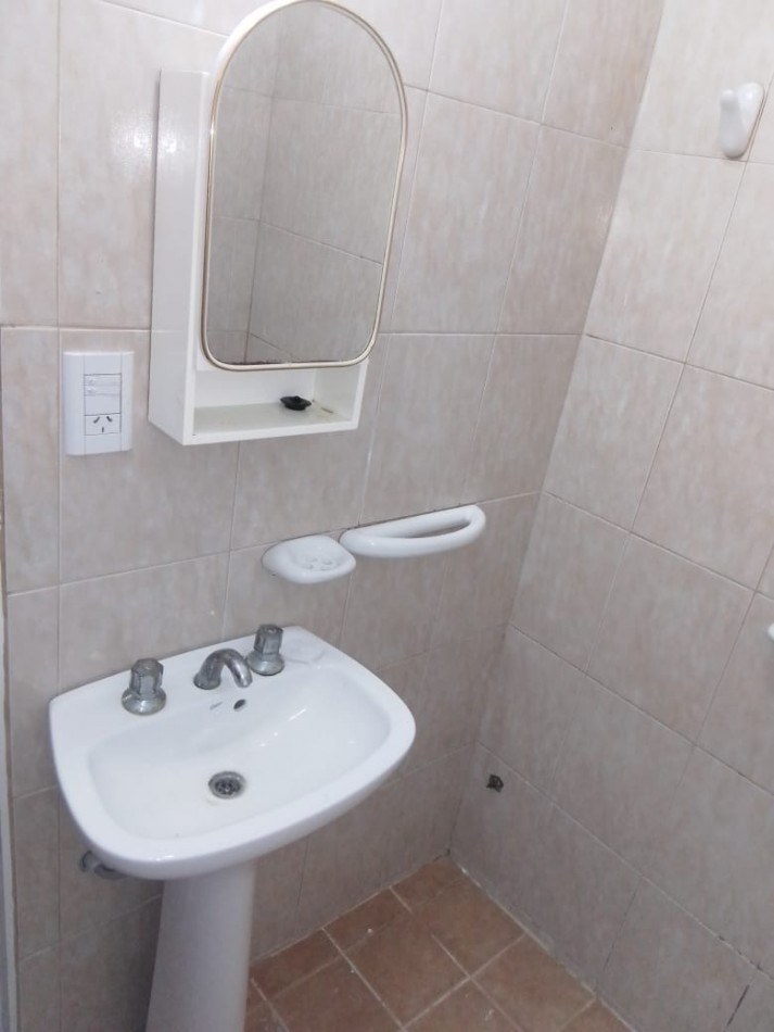 JOSE HERNANDEZ 620 - 5 E/ 8 Y 10 ENSANCHE SUR - ZONA UNCAUS