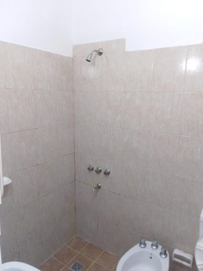 JOSE HERNANDEZ 620 - 5 E/ 8 Y 10 ENSANCHE SUR - ZONA UNCAUS