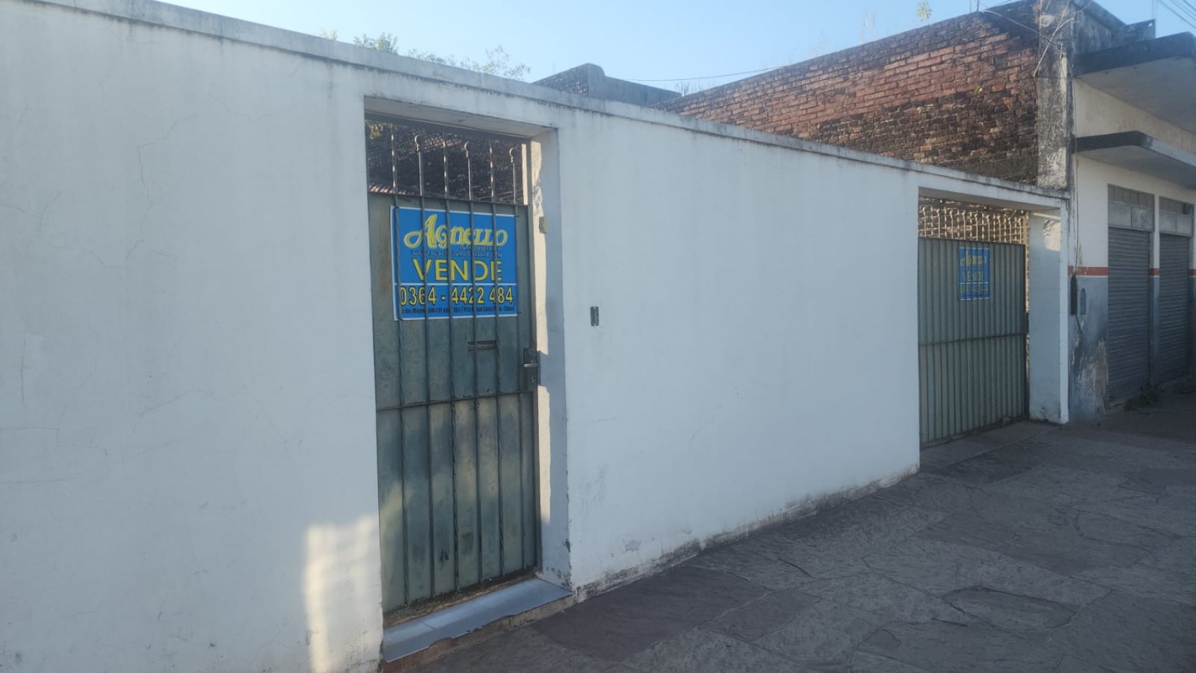 SE VENDE CASA. CALLE 12 E/ 123 Y 125 - B° MITRE.