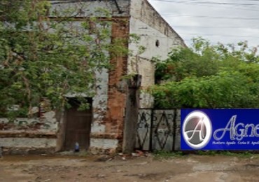 SE VENDE TERRENO. CALLE 14 ENTRE 5 Y 7 - CENTRO